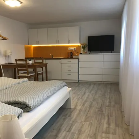 Pozlovice - Sisi לוהקוביק