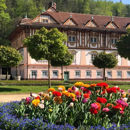 Pozlovice - Sisi דירה *