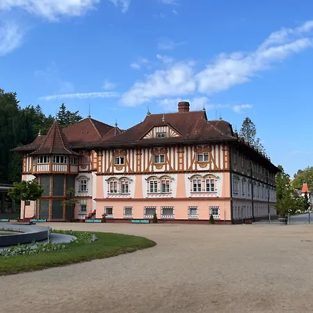 Pozlovice - Sisi דירה לוהקוביק