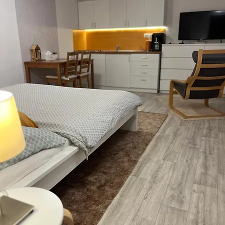 Pozlovice - Sisi דירה *